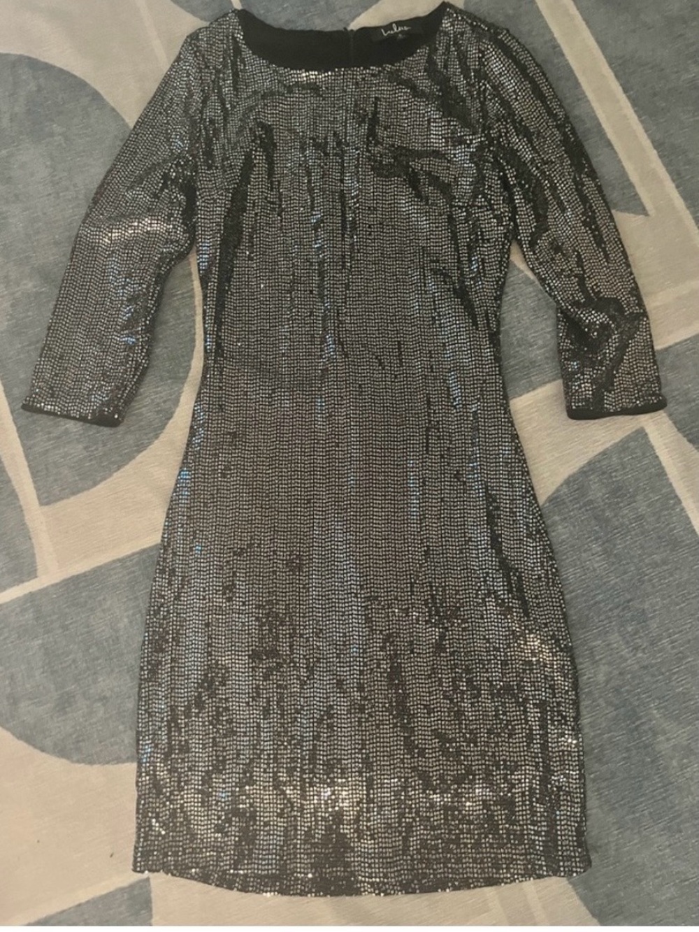 Lulu’s small sequin dress Silver